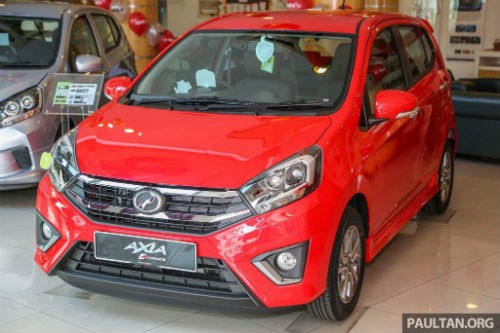 Mẫu xe  ôtô Perodua Axia 2017 cỡ nhỏ được giới thiệu tới khách hàng với giá bán chỉ 126 triệu đồng tại thị trường Malaysia, hiện giá bán của xe tương đương với một chiếc xe máy Honda SH tại thị trường Việt Nam.